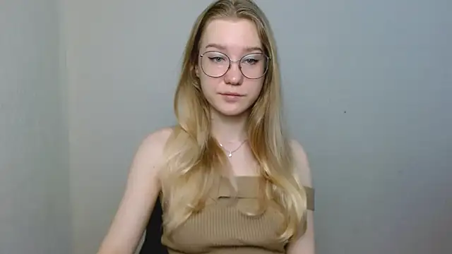 Snapshot of cindi_hot chatting on January 7, 2026, 10:18 am cindi hot online show from January 7, 2026, 10:18 am