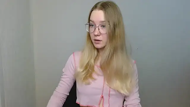 Snapshot of cindi_hot chatting on February 18, 2026, 2:24 pm cindi hot online show from February 18, 2026, 2:24 pm