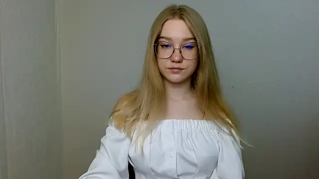 cindi hot online show from April 13, 2026, 11:16 am