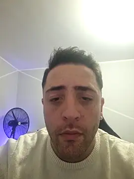 Snapshot of 1ninefellababy chatting on December 18, 2025, 6:25 pm 1ninefellababy online show from December 18, 2025, 6:25 pm