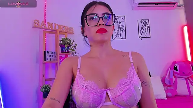 EmillySanders online show from May 1, 2026, 7:07 pm