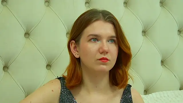 Snapshot of LessySmith chatting on November 16, 2025, 4:45 pm LessySmith online show from November 16, 2025, 4:45 pm