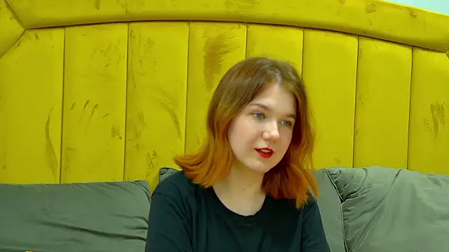 Snapshot of LessySmith chatting on November 28, 2025, 4:09 pm LessySmith online show from November 28, 2025, 4:09 pm