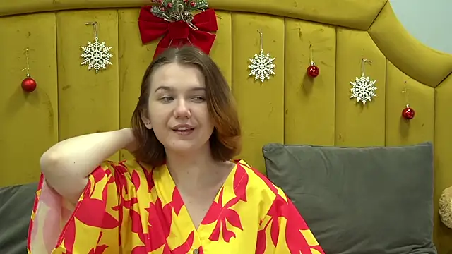 Snapshot of LessySmith chatting on December 19, 2025, 4:14 pm LessySmith online show from December 19, 2025, 4:14 pm