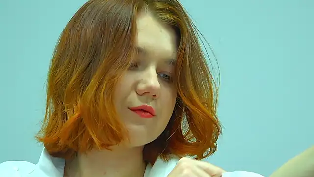 Snapshot of LessySmith chatting on February 2, 2026, 4:17 pm LessySmith online show from February 2, 2026, 4:17 pm