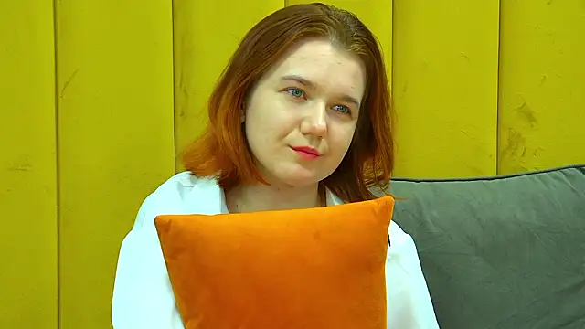 Snapshot of LessySmith chatting on February 3, 2026, 2:53 am LessySmith online show from February 3, 2026, 2:53 am