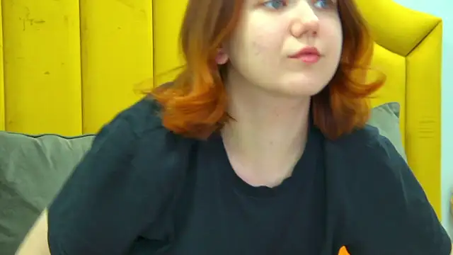 Snapshot of LessySmith chatting on February 20, 2026, 4:07 pm LessySmith online show from February 20, 2026, 4:07 pm