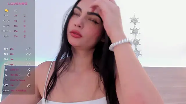 Snapshot of kareena_basu chatting on December 18, 2025, 6:36 pm kareena basu online show from December 18, 2025, 6:36 pm