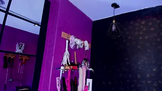 Alexa Slave online show from December 1, 2025, 7:30 pm