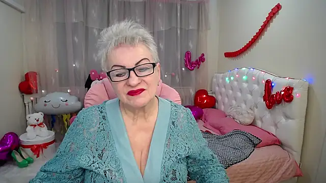 KayleSmoll online show from February 12, 2025, 10:37 pm