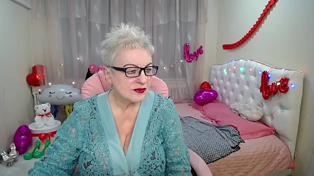 KayleSmoll online show from February 14, 2025, 7:23 pm