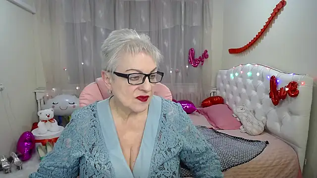 KayleSmoll online show from March 4, 2025, 10:38 pm