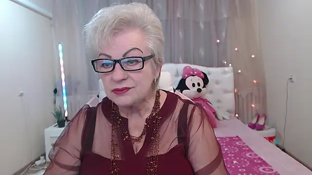 KayleSmoll online show from September 16, 2025, 6:53 pm