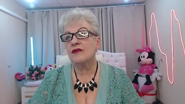 KayleSmoll online show from May 27, 2026, 6:38 pm