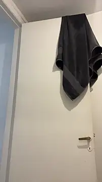 cinnamon rosa online show from December 15, 2025, 8:57 pm