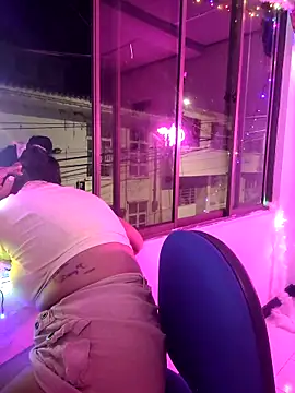 Snapshot of Sofythom1 chatting on December 5, 2024, 3:37 am Sofythom1 online show from December 5, 2024, 3:37 am