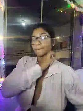 Snapshot of Sofythom1 chatting on December 5, 2024, 11:18 pm Sofythom1 online show from December 5, 2024, 11:18 pm