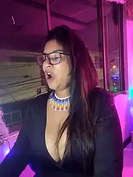 Snapshot of Sofythom1 chatting on December 8, 2024, 7:15 am Sofythom1 online show from December 8, 2024, 7:15 am