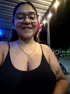 Snapshot of Sofythom1 chatting on February 5, 2025, 4:06 am Sofythom1 online show from February 5, 2025, 4:06 am