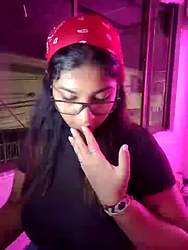 Snapshot of Sofythom1 chatting on February 8, 2025, 2:26 am Sofythom1 online show from February 8, 2025, 2:26 am