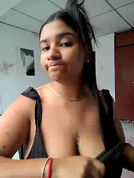 Snapshot of Sofythom1 chatting on February 8, 2025, 9:25 pm Sofythom1 online show from February 8, 2025, 9:25 pm