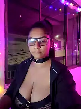 Snapshot of Sofythom1 chatting on February 12, 2025, 4:23 am Sofythom1 online show from February 12, 2025, 4:23 am