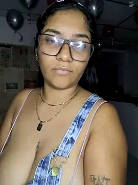 Snapshot of Sofythom1 chatting on February 26, 2025, 1:53 am Sofythom1 online show from February 26, 2025, 1:53 am