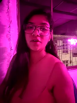 Snapshot of Sofythom1 chatting on March 4, 2025, 3:55 am Sofythom1 online show from March 4, 2025, 3:55 am