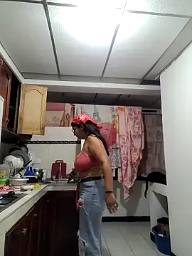 Snapshot of Sofythom1 chatting on March 6, 2025, 12:32 am Sofythom1 online show from March 6, 2025, 12:32 am