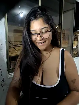 Snapshot of Sofythom1 chatting on March 9, 2025, 1:04 am Sofythom1 online show from March 9, 2025, 1:04 am