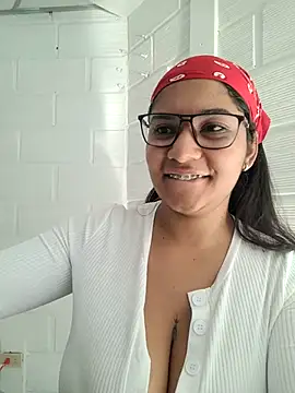 Snapshot of Sofythom1 chatting on March 9, 2025, 9:14 pm Sofythom1 online show from March 9, 2025, 9:14 pm