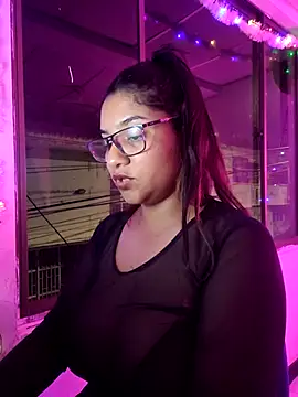 Snapshot of Sofythom1 chatting on March 13, 2025, 4:05 am Sofythom1 online show from March 13, 2025, 4:05 am