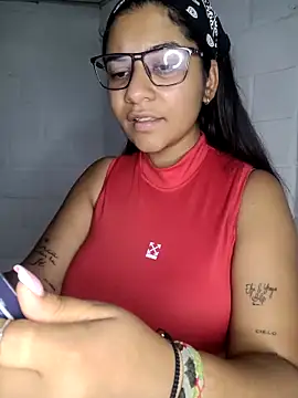 Snapshot of Sofythom1 chatting on March 14, 2025, 12:10 am Sofythom1 online show from March 14, 2025, 12:10 am