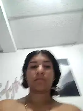 Snapshot of Sofythom1 chatting on September 14, 2025, 2:00 am Sofythom1 online show from September 14, 2025, 2:00 am