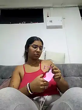 Snapshot of Sofythom1 chatting on October 25, 2025, 1:35 am Sofythom1 online show from October 25, 2025, 1:35 am