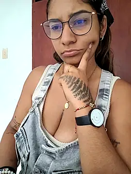 Snapshot of Sofythom1 chatting on February 1, 2026, 6:06 pm Sofythom1 online show from February 1, 2026, 6:06 pm