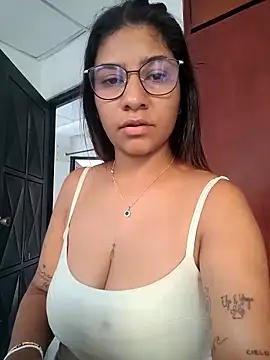 Sofythom1 online show from May 24, 2026, 10:37 pm
