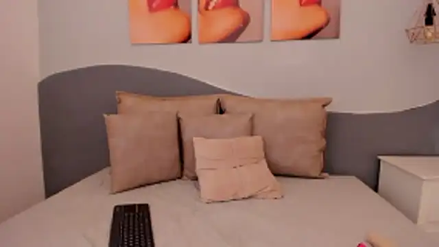 Snapshot of MarianaSanz chatting on November 13, 2025, 4:06 pm MarianaSanz online show from November 13, 2025, 4:06 pm