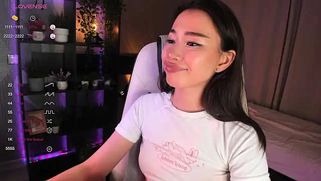 Snapshot of sensualily chatting on October 12, 2025, 1:32 pm sensualily online show from October 12, 2025, 1:32 pm