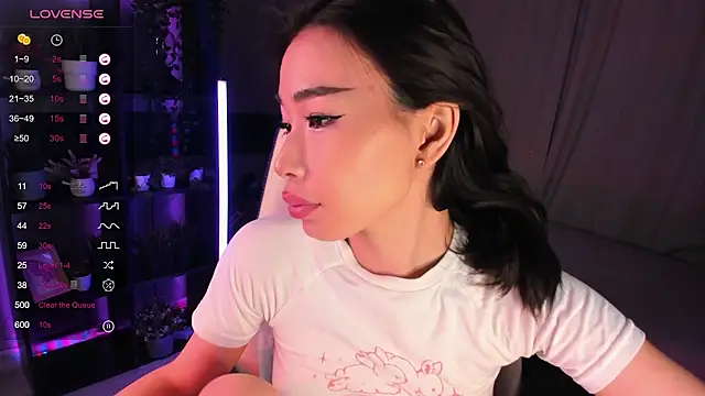 Snapshot of sensualily chatting on November 5, 2025, 3:23 pm sensualily online show from November 5, 2025, 3:23 pm