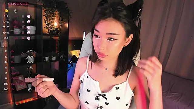 Snapshot of sensualily chatting on November 14, 2025, 3:33 pm sensualily online show from November 14, 2025, 3:33 pm