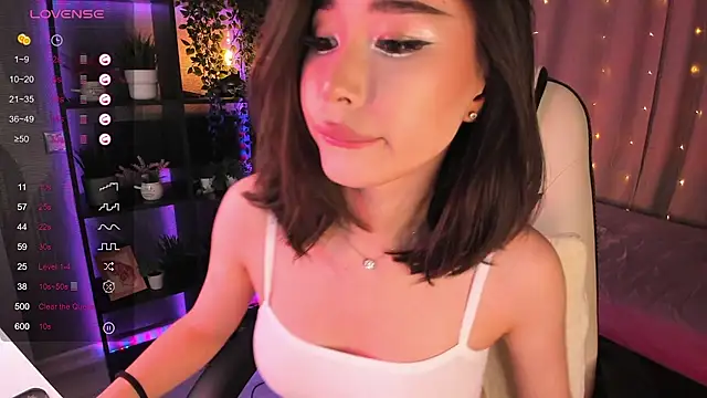 Snapshot of sensualily chatting on November 21, 2025, 3:33 pm sensualily online show from November 21, 2025, 3:33 pm