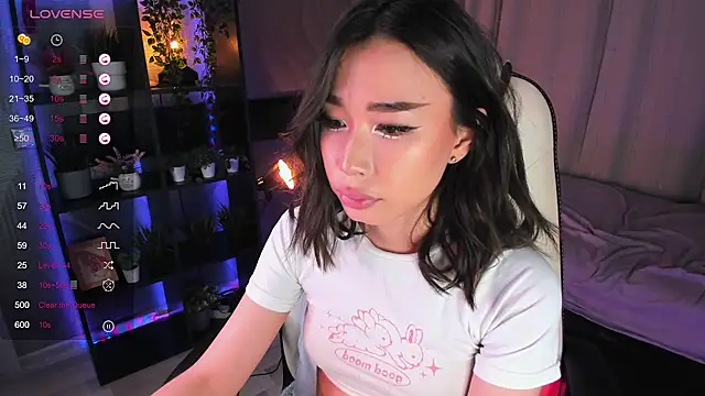 Snapshot of sensualily chatting on December 13, 2025, 7:53 pm sensualily online show from December 13, 2025, 7:53 pm