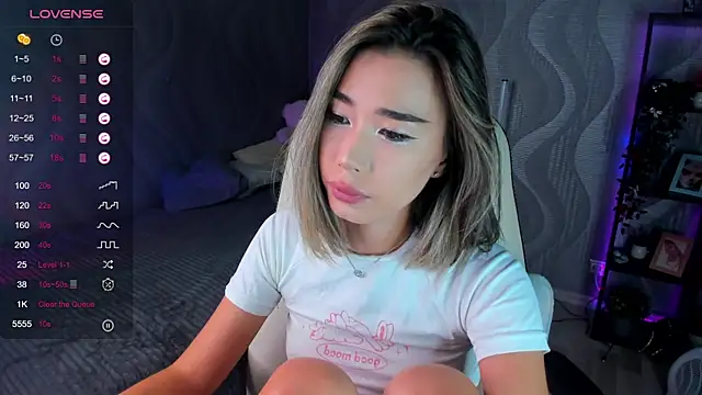 sensualily online show from July 24, 2026, 3:43 pm