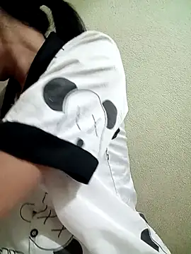 YunLem online show from March 9, 2025, 1:37 pm