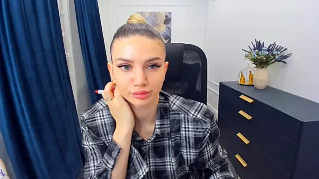 SelenaeMoore online show from February 21, 2026, 3:40 am