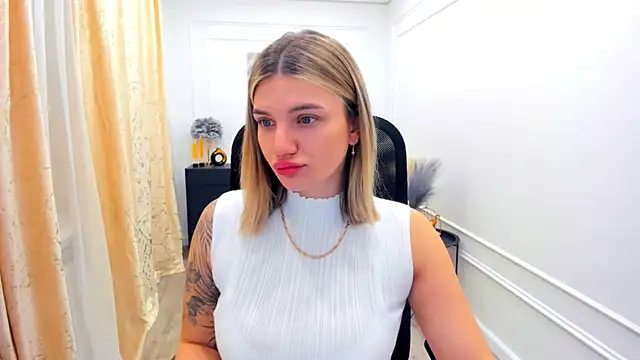 SelenaeMoore online show from June 13, 2026, 3:59 am