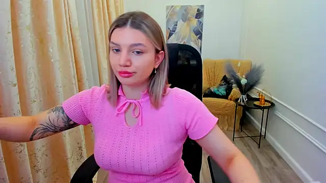 SelenaeMoore online show from July 6, 2026, 3:58 am