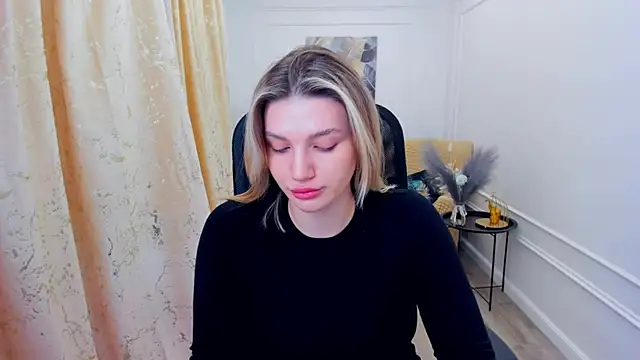 SelenaeMoore online show from July 13, 2026, 3:53 am