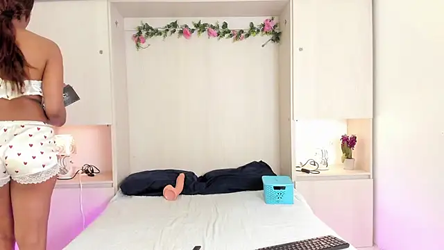 KendallRosse1 online show from December 1, 2025, 12:21 pm